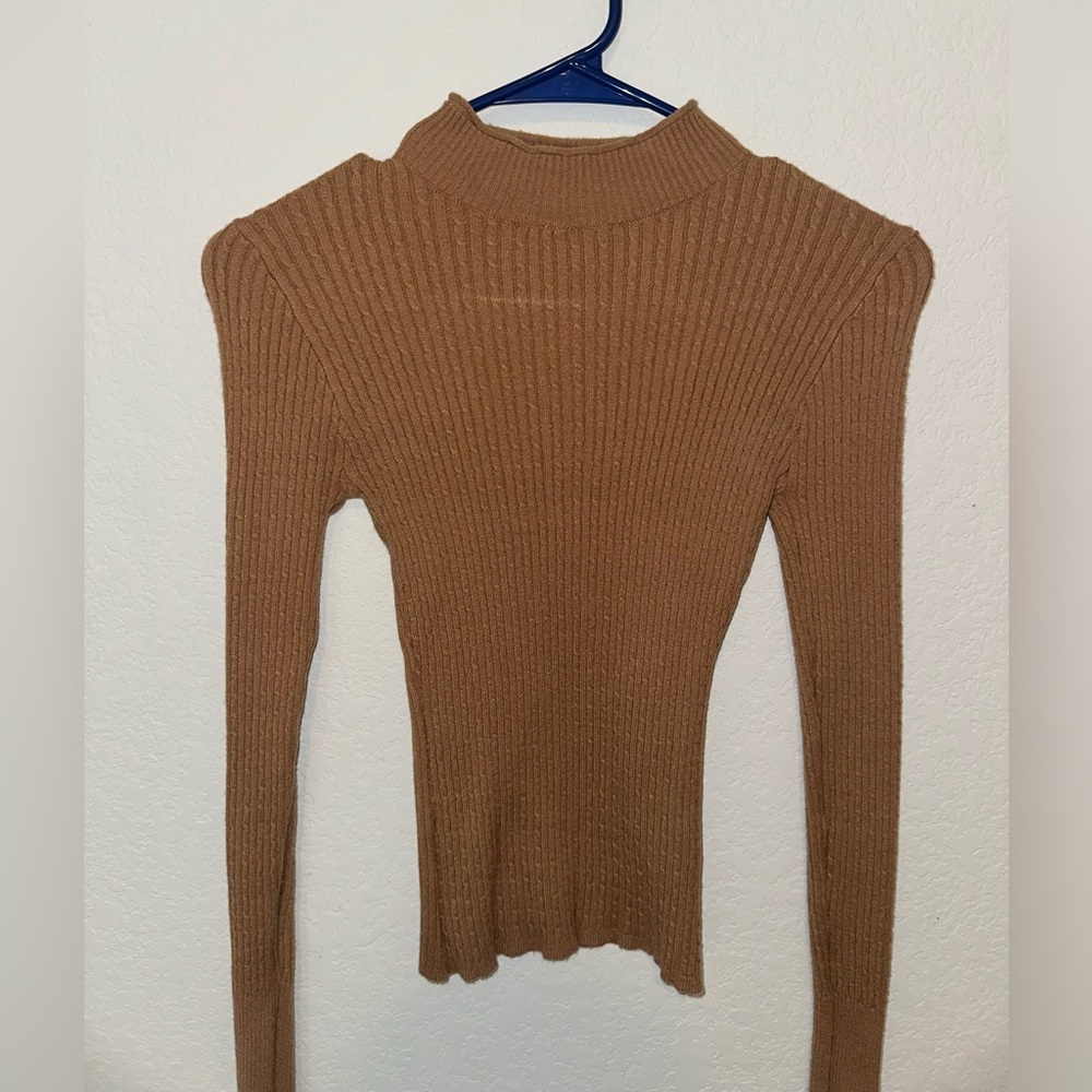 GOLD LONG SLEEVE